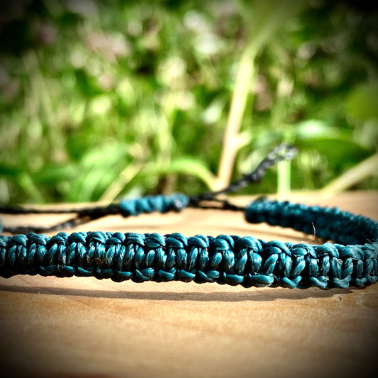 Armband - Dunkelgrünes mit Schiebeknoten